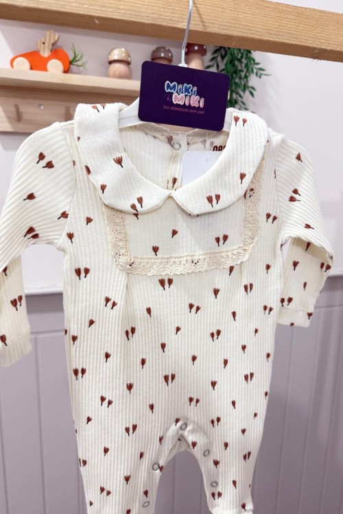 MK0091 Çiçek Desenli Dantel Detaylı Örme Tulum Krem
