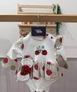MK0087 Çilek Desenli Bandanalı Zıbın Beyaz